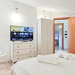 Lo Scoglio * Bari